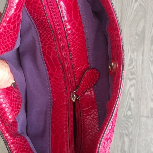 Beautiful red shoulder bag 🏵️🏵️🏵️ - Picture 8 of 8